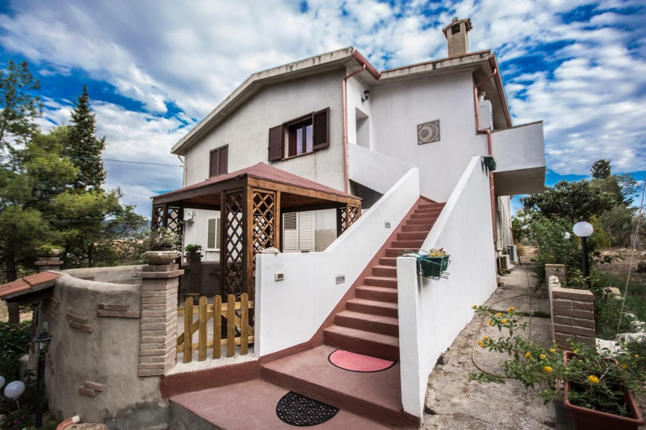 Casa Vacanza Il Mandorlo Domusnovas Экстерьер фото